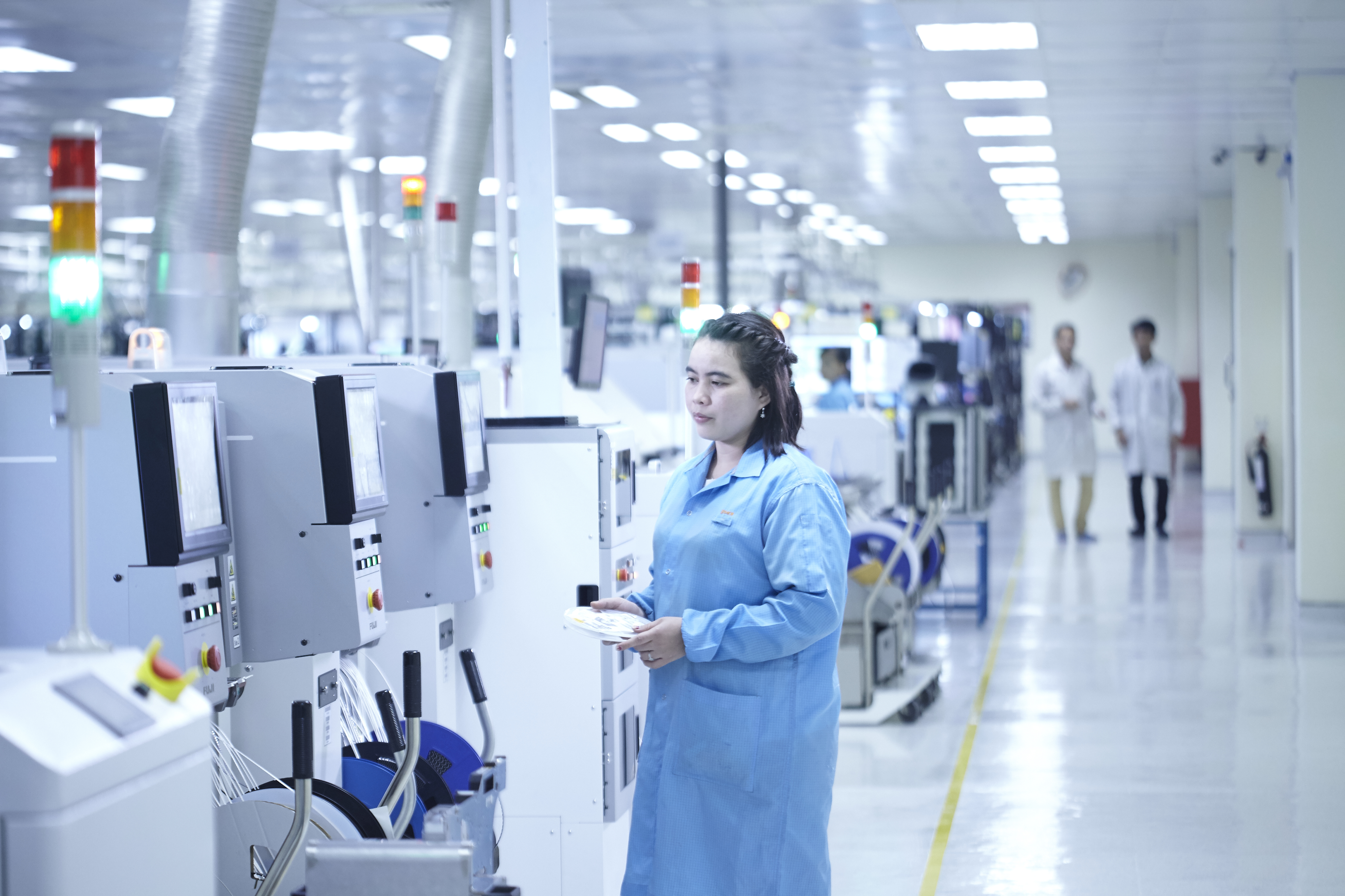 How can you shorten Time-to-Market with an electronic manufacturing provider?